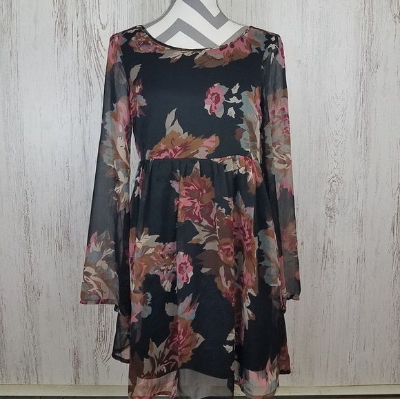 Staring at Stars Dresses & Skirts - Staring at Stars Floral Mini Dress